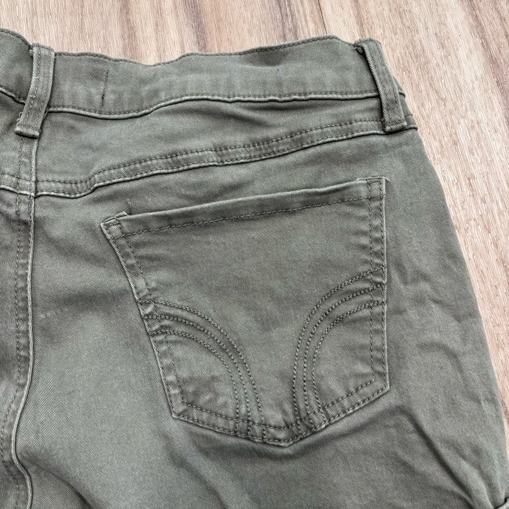 Hollister Low-Rise Midi Shorts - Picture 6 of 6